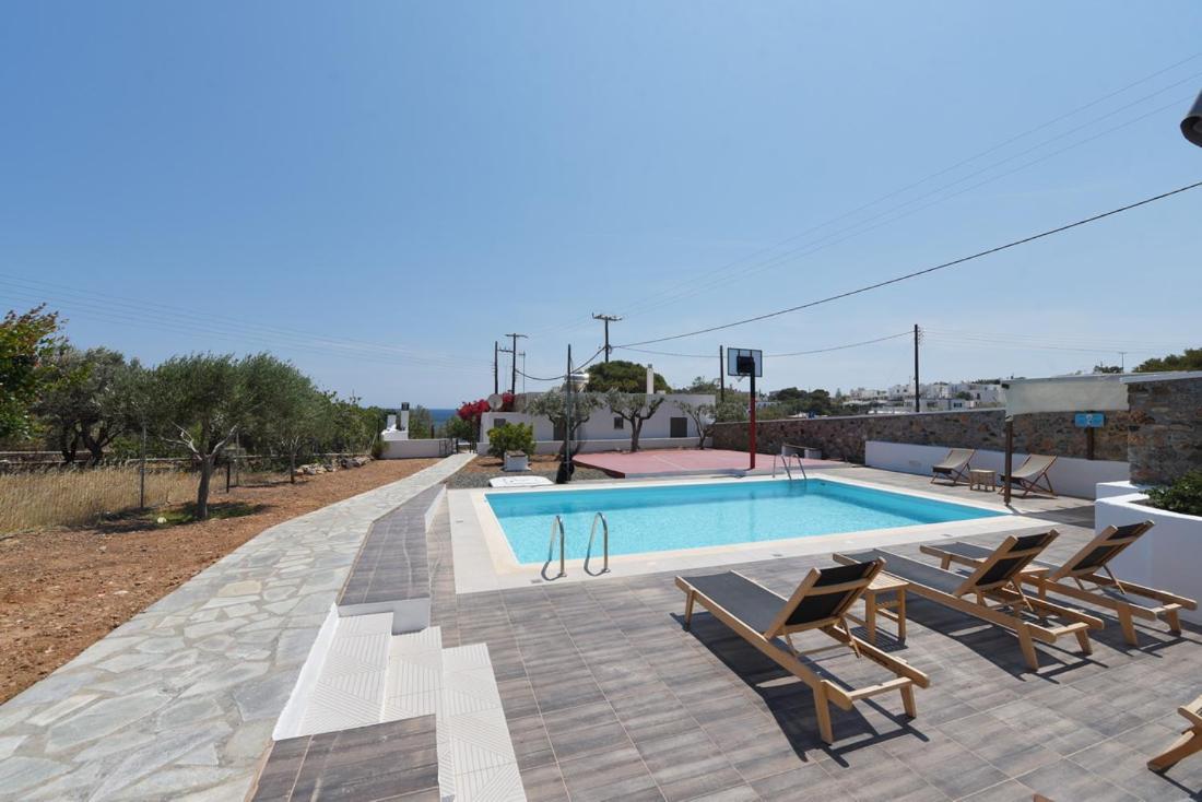 Flora'S Beach And Pool Villa In Syros Liaropá Exterior photo