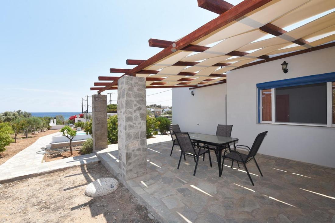 Flora'S Beach And Pool Villa In Syros Liaropá Exterior photo