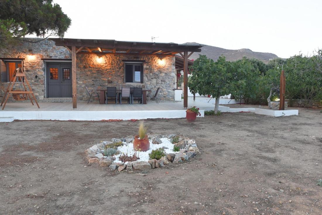 Flora'S Beach And Pool Villa In Syros Liaropá Exterior photo