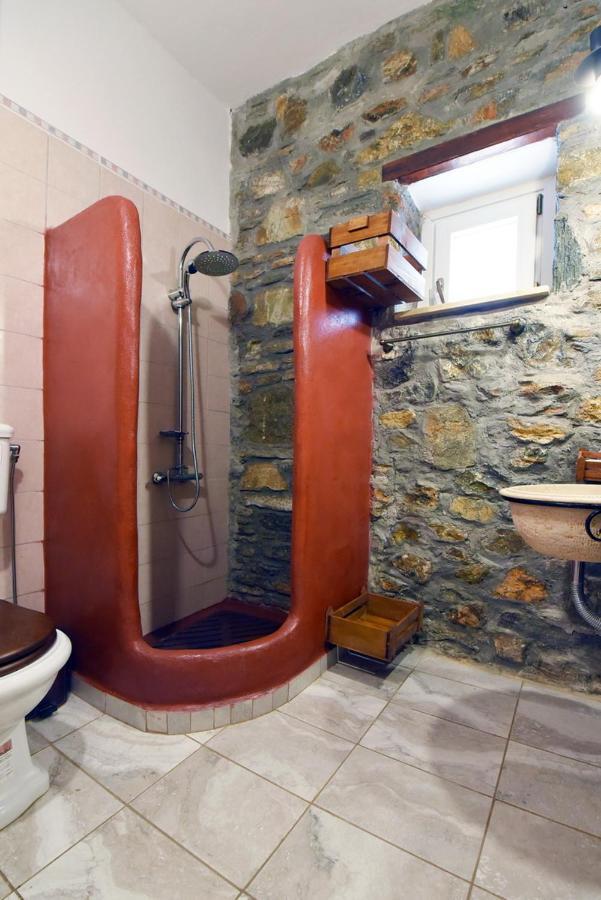 Flora'S Beach And Pool Villa In Syros Liaropá Exterior photo