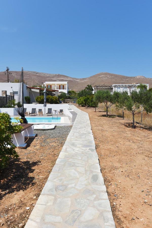 Flora'S Beach And Pool Villa In Syros Liaropá Exterior photo