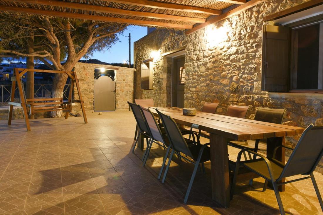 Flora'S Beach And Pool Villa In Syros Liaropá Exterior photo