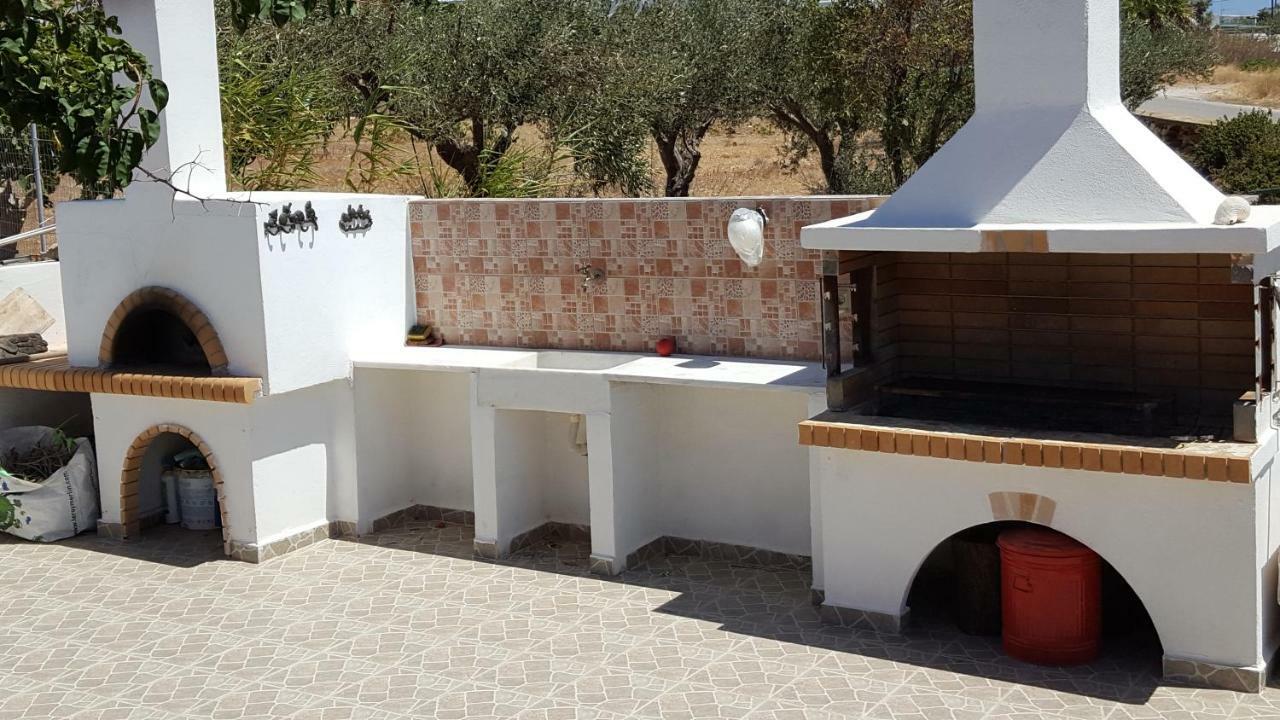 Flora'S Beach And Pool Villa In Syros Liaropá Exterior photo